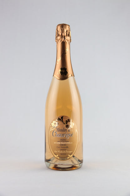 Bouteille de vin effervescent rosé demi-sec Moulin de Chauvigné, AOP Anjou, méthode traditionnelle, élaboré par une vigneronne en Vallée de la Loire