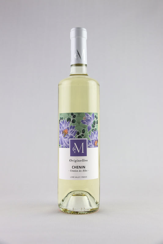 Bouteille de vin blanc Chenin “Originelles – Création des Elles” du Moulin de Chauvigné, présentée sur fond clair